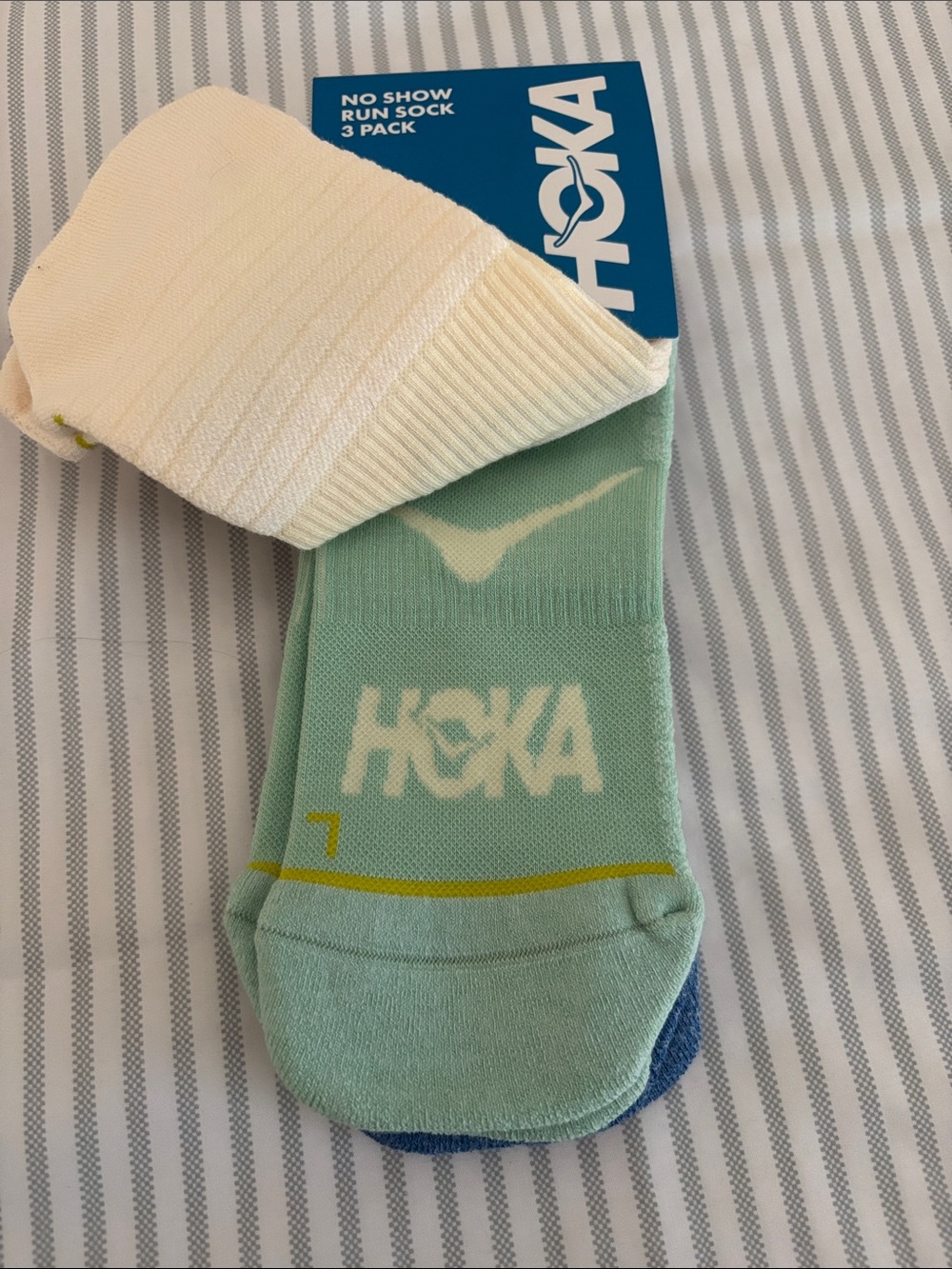 Hoka No-Show Athletic Socks in Cream with Teal Accents - Picture 4 of 6